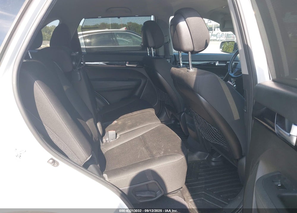 2014 KIA SORENTO VIN: 5XYKT3A62EG529276