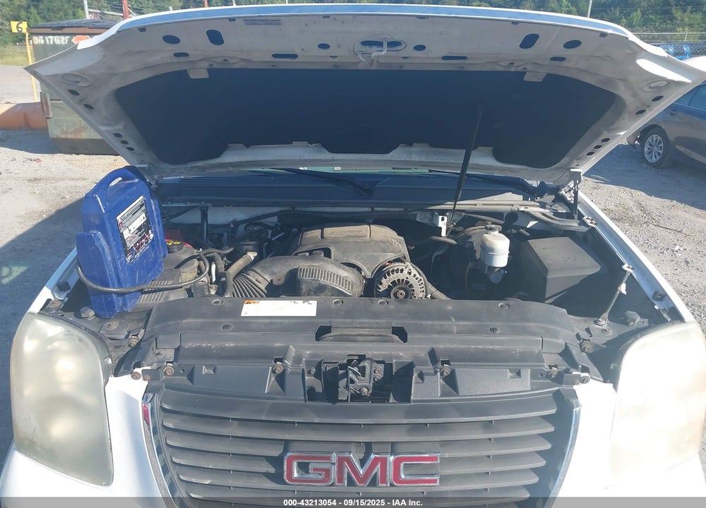 2011 GMC YUKON VIN: 1GKS1CE00BR402474