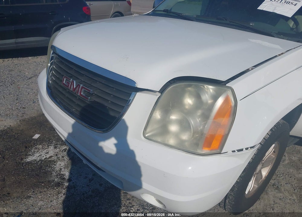 2011 GMC YUKON VIN: 1GKS1CE00BR402474