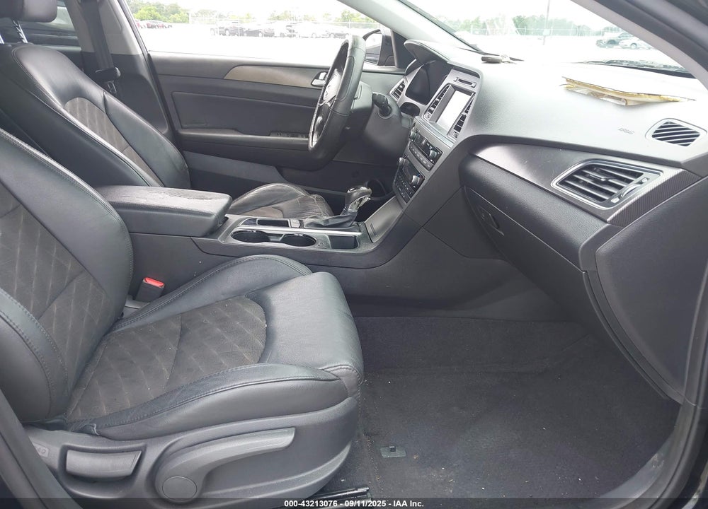 2016 HYUNDAI SONATA VIN: 5NPE34AF1GH298711