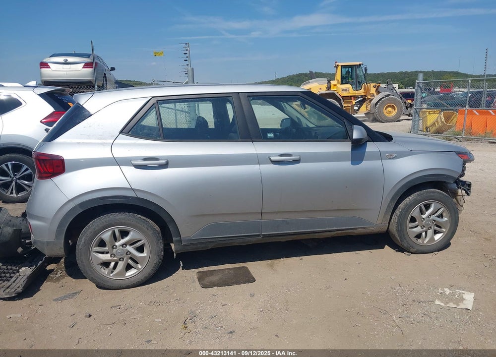 2021 HYUNDAI VENUE SE VIN: KMHRB8A37MU069934