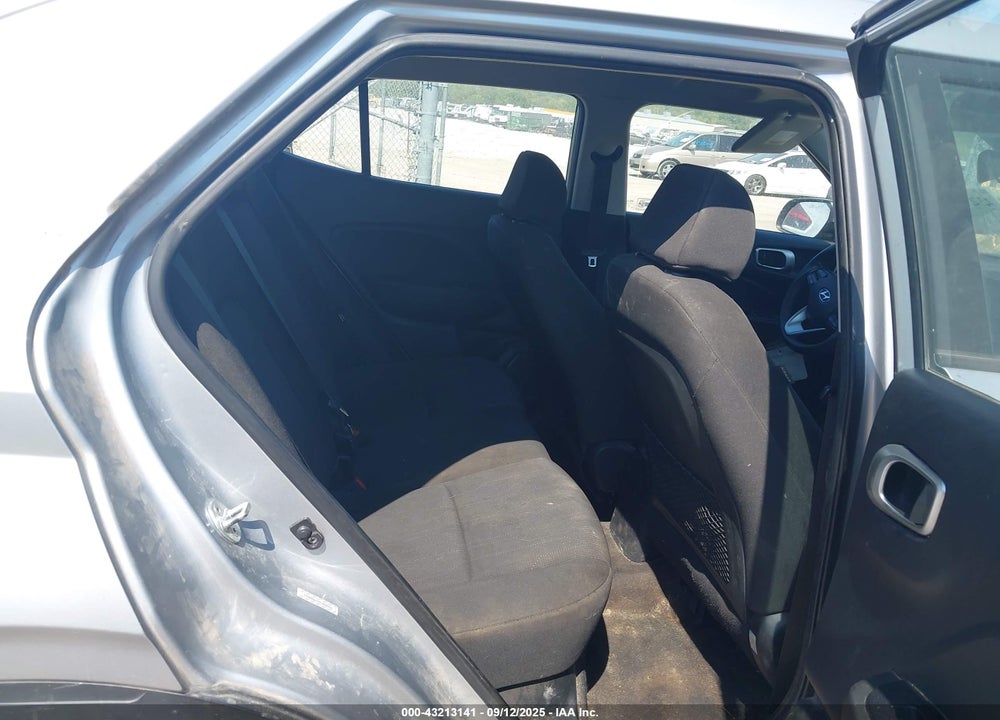 2021 HYUNDAI VENUE SE VIN: KMHRB8A37MU069934