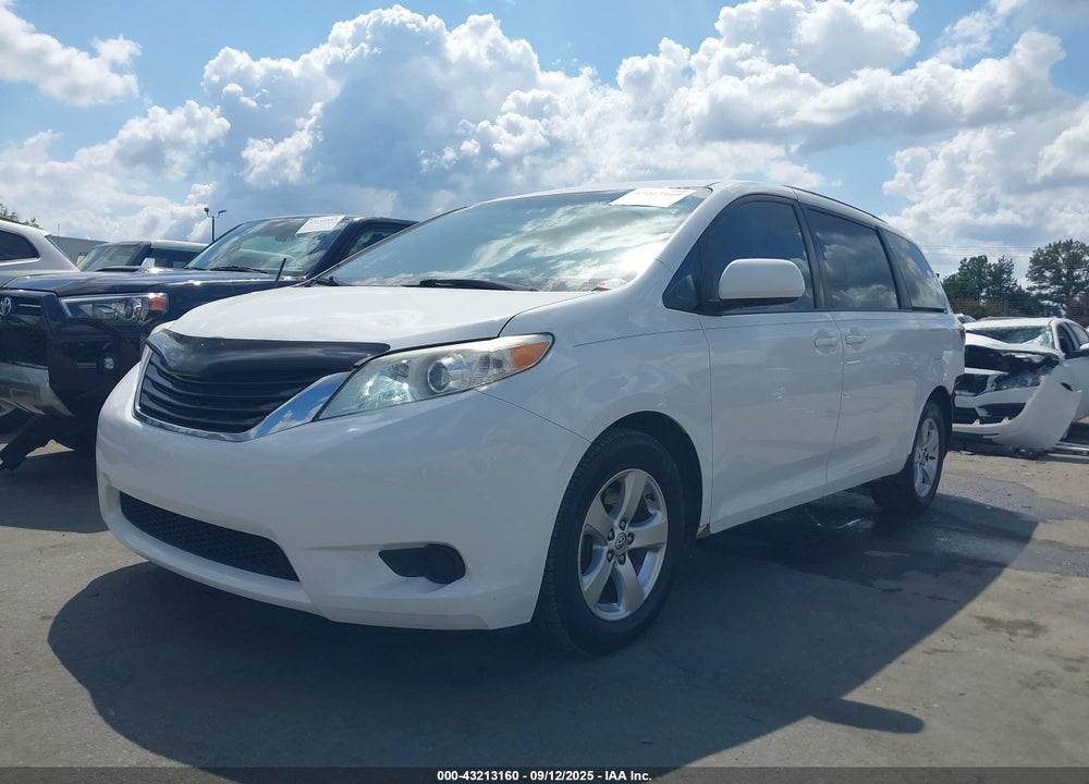 2014 TOYOTA SIENNA LE V6 8 PASSENGER VIN: 5TDKK3DC3ES438458