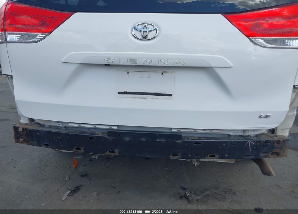2014 TOYOTA SIENNA LE V6 8 PASSENGER VIN: 5TDKK3DC3ES438458