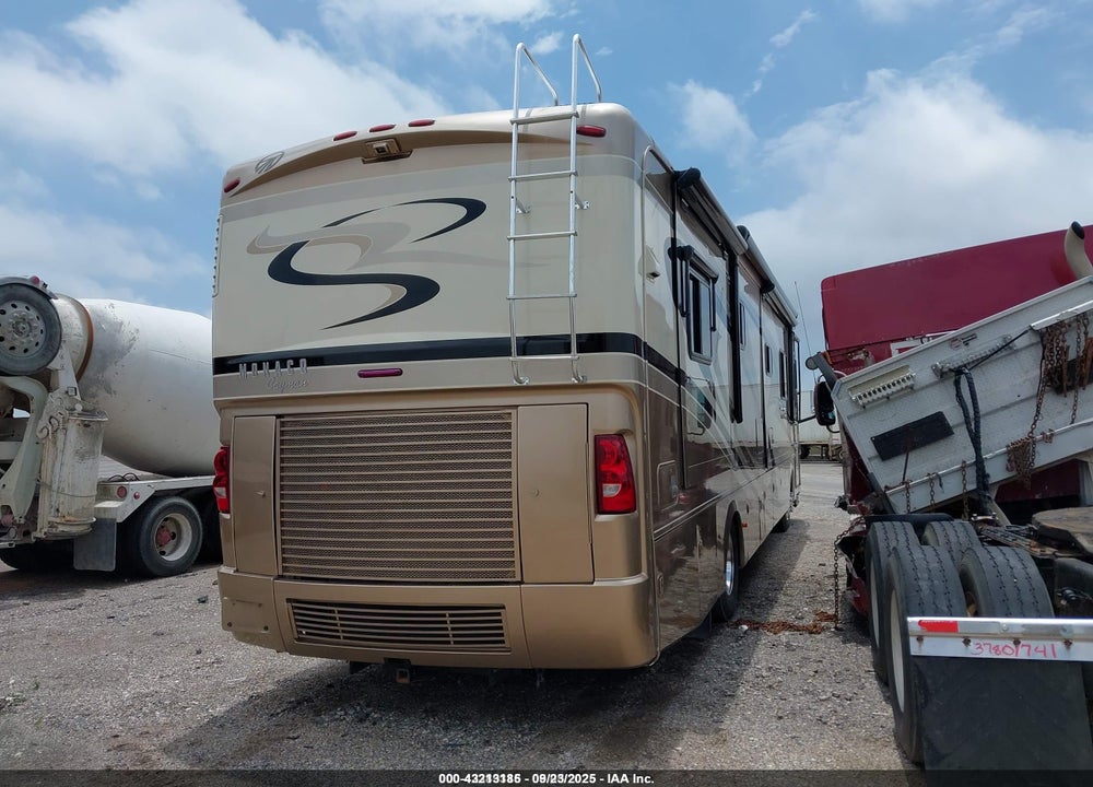 2011 ROADMASTER RAISED RAIL VIN: 51Z424644B1055557