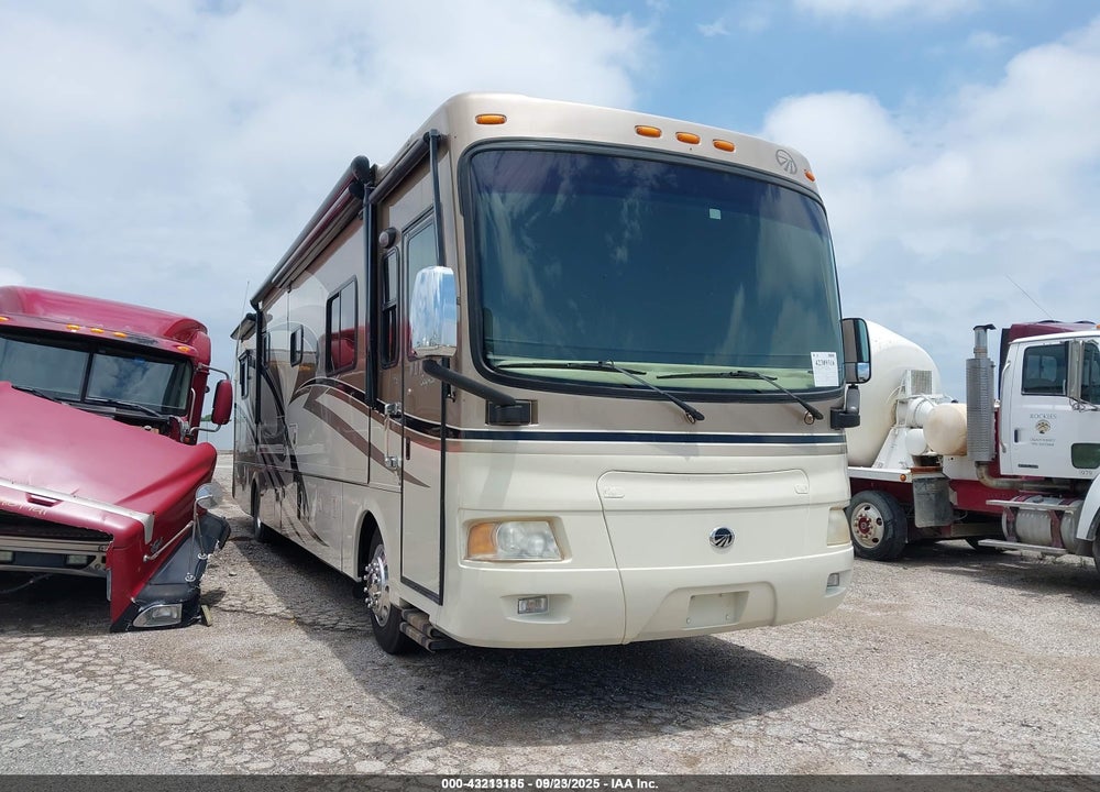 2011 ROADMASTER RAISED RAIL VIN: 51Z424644B1055557
