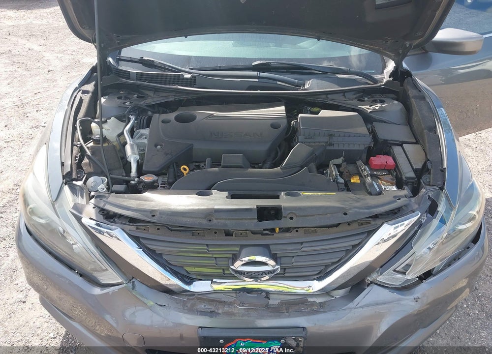 2017 NISSAN ALTIMA VIN: 1N4AL3AP1HC154094