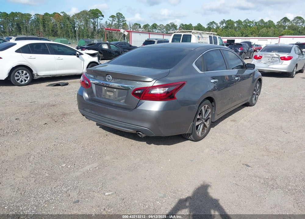 2017 NISSAN ALTIMA VIN: 1N4AL3AP1HC154094
