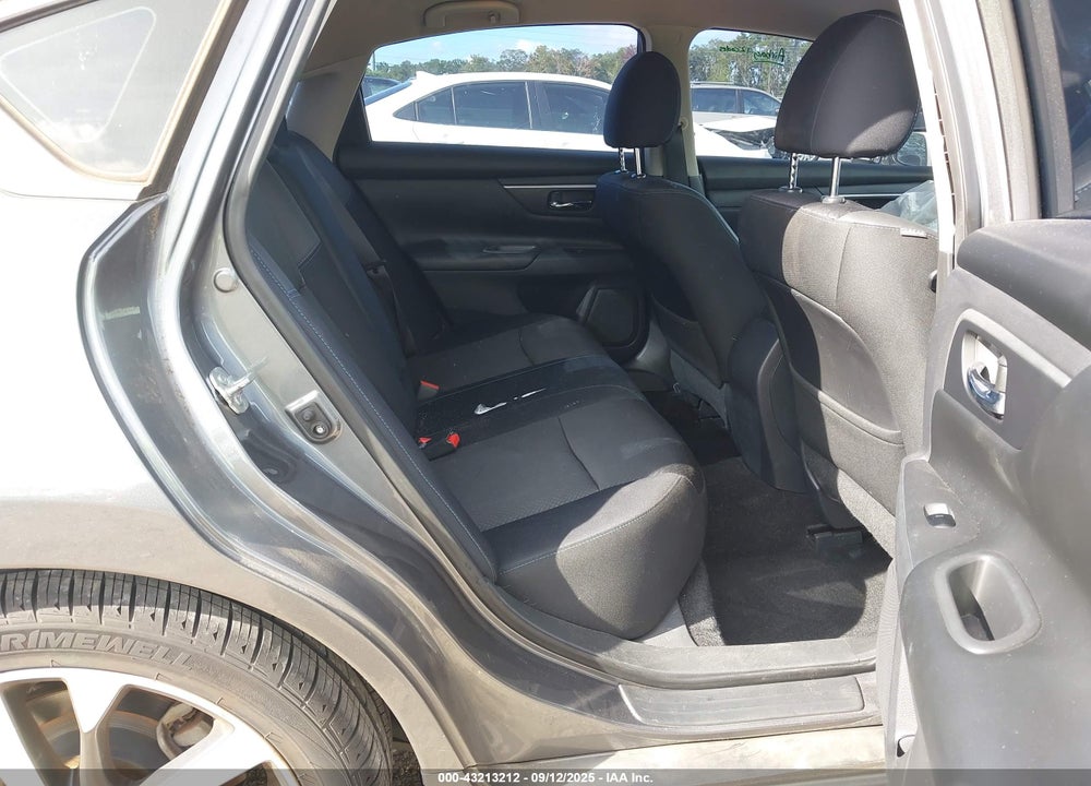 2017 NISSAN ALTIMA VIN: 1N4AL3AP1HC154094