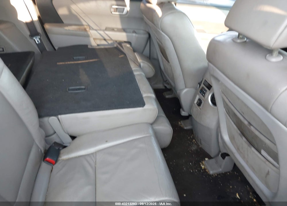 2010 HONDA PILOT VIN: 5FNYF3H57AB008537