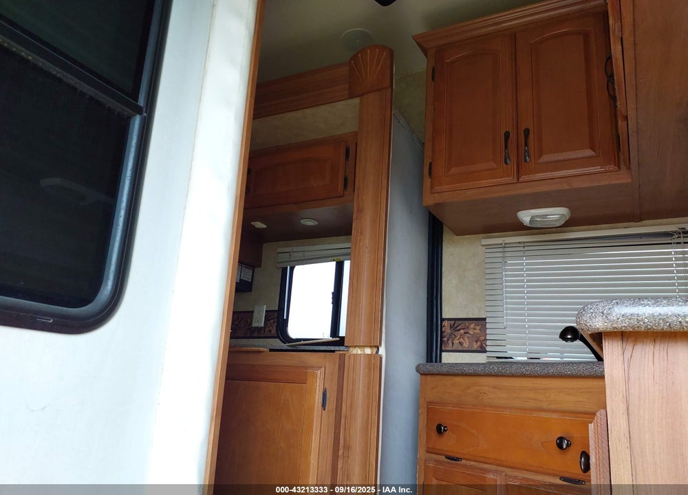 2010 COACHMEN CHAPARRAL LITE SERIE VIN: 5ZT3CHXB3AA301365