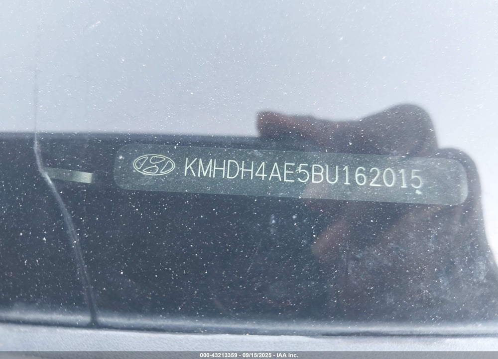 2011 HYUNDAI ELANTRA LIMITED (ULSAN PLANT) VIN: KMHDH4AE5BU162015