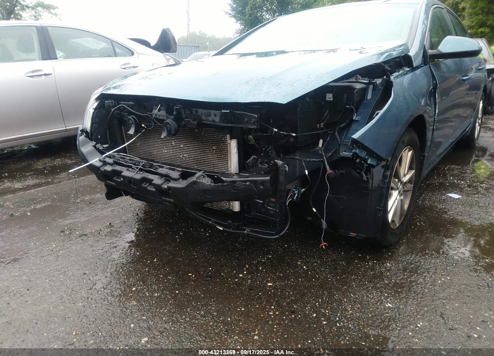 2015 HYUNDAI SONATA VIN: 5NPE24AF0FH228148