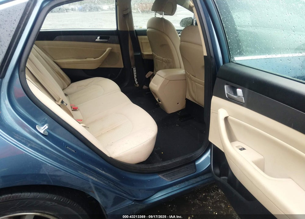 2015 HYUNDAI SONATA VIN: 5NPE24AF0FH228148