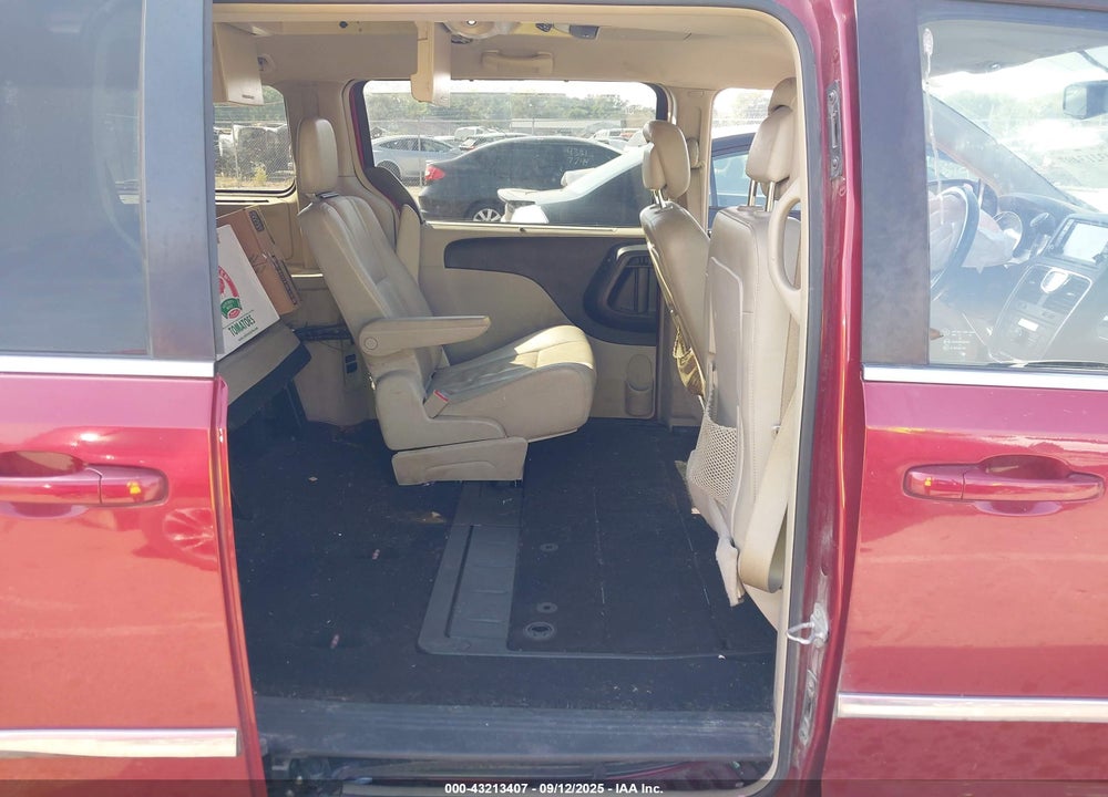 2014 CHRYSLER TOWN & COUNTRY TOURING VIN: 2C4RC1BG4ER340117