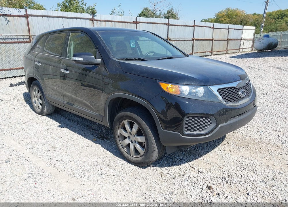 2013 KIA SORENTO LX VIN: 5XYKT4A12DG324503