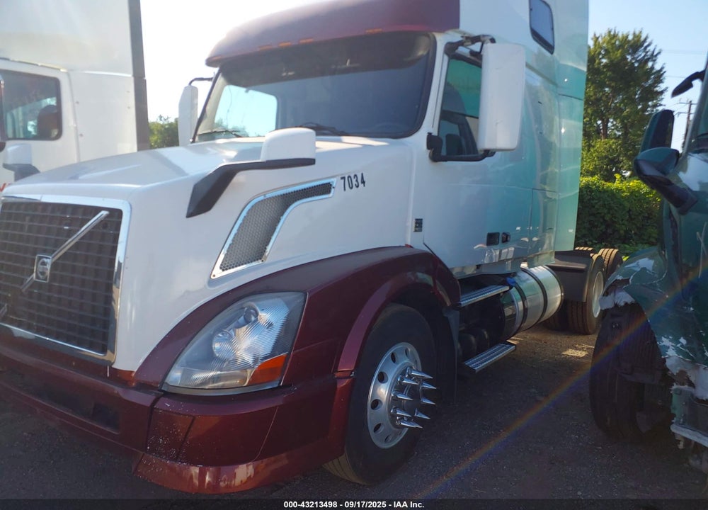 2013 VOLVO VN VNL VIN: 4V4NC9EG5DN135169