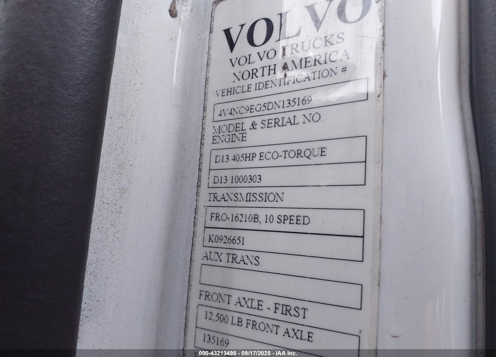 2013 VOLVO VN VNL VIN: 4V4NC9EG5DN135169
