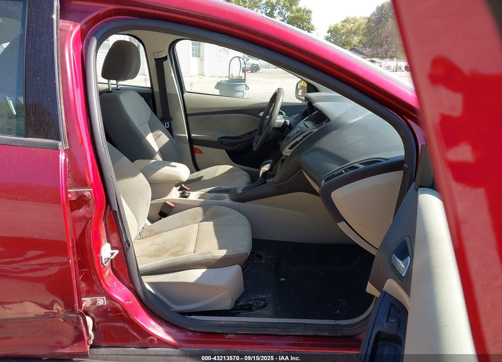 2014 FORD FOCUS VIN: 1FADP3F23EL107000