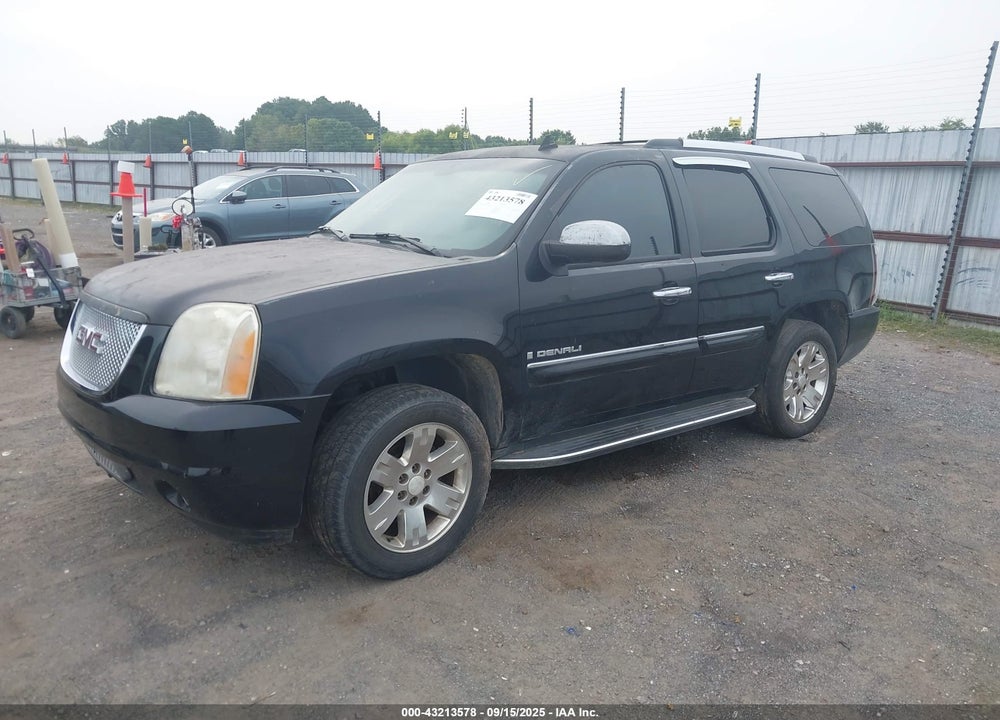 2007 GMC YUKON DENALI VIN: 1GKFK63807J132158