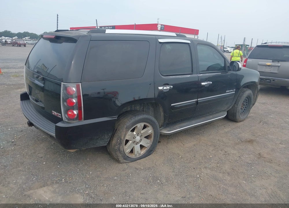 2007 GMC YUKON DENALI VIN: 1GKFK63807J132158