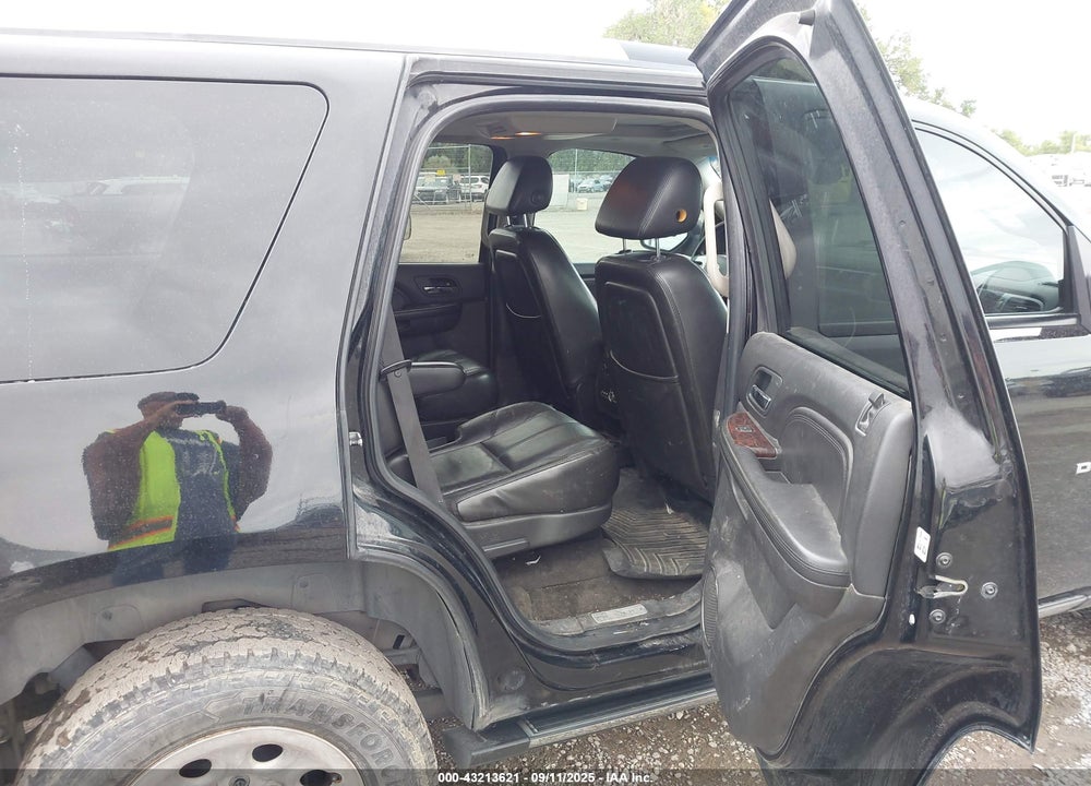 2007 GMC YUKON VIN: 1GKFK63837J345380