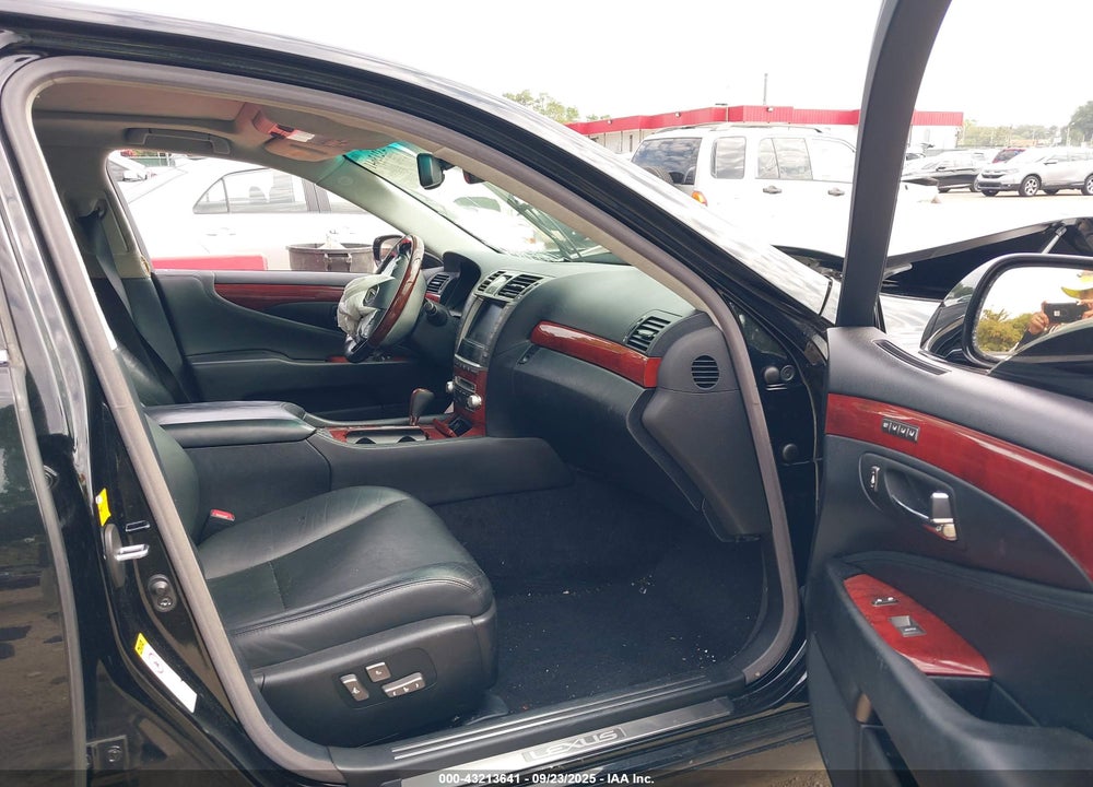 2011 LEXUS LS 460 L VIN: JTHDL5EF4B5003815