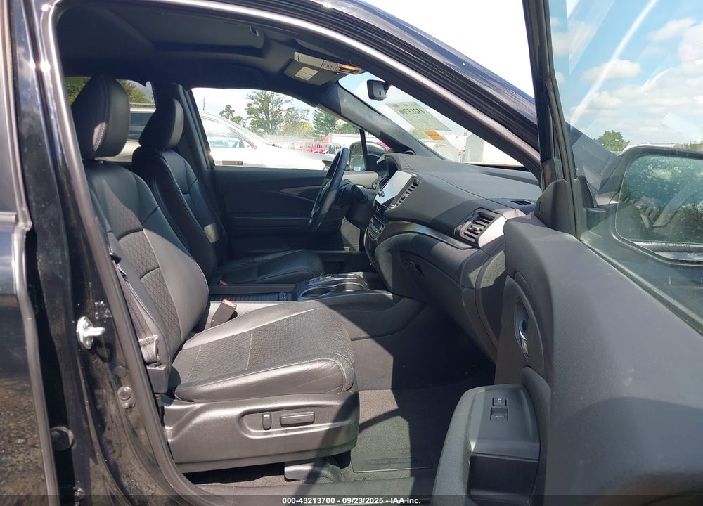 2021 HONDA PASSPORT VIN: 5FNYF8H54MB006231