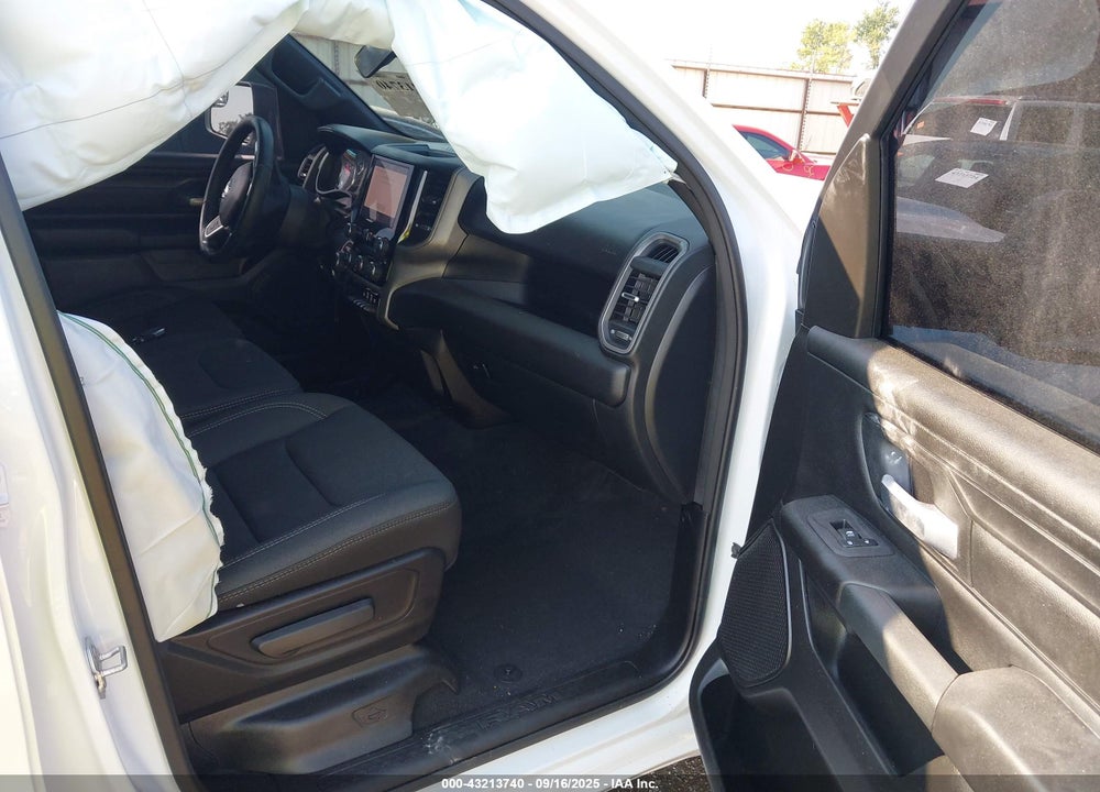 2025 RAM 1500 TRADESMAN 4X2 6'4 BOX VIN: 1C6SRECG1SN707156