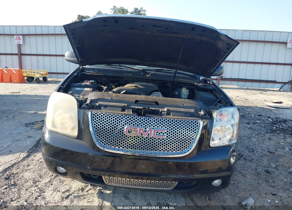 2007 GMC YUKON DENALI VIN: 1GKFK63877J229471