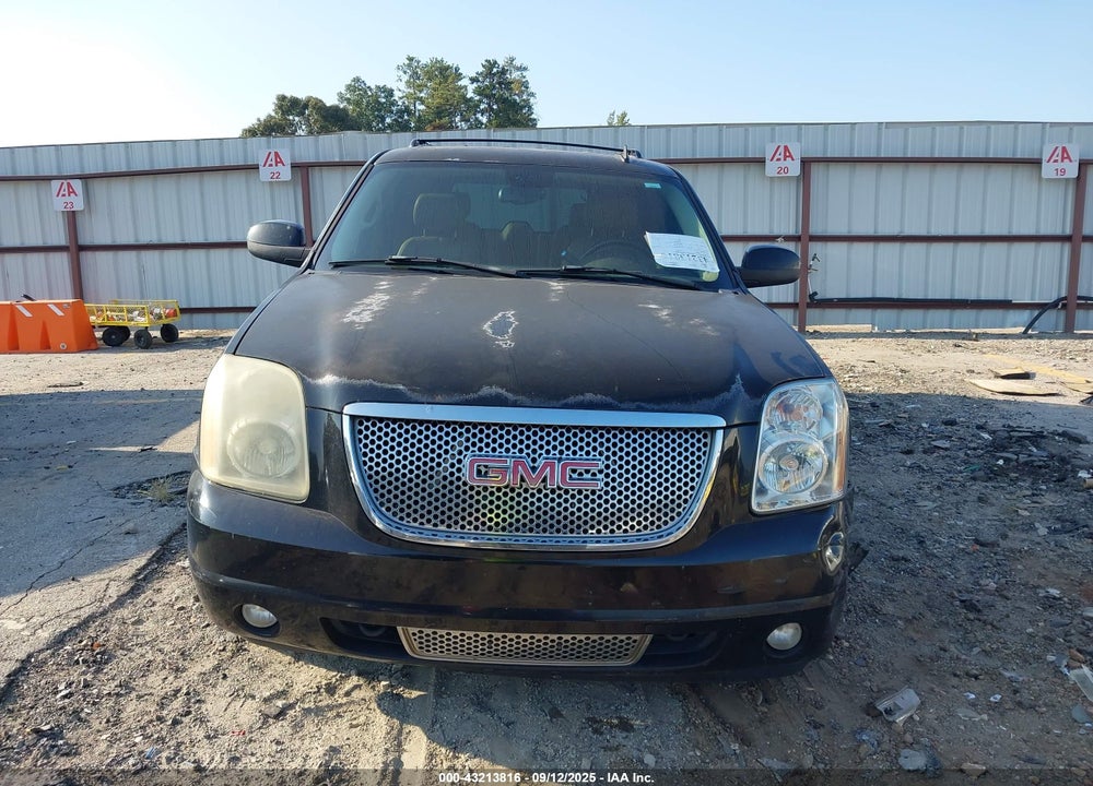 2007 GMC YUKON DENALI VIN: 1GKFK63877J229471