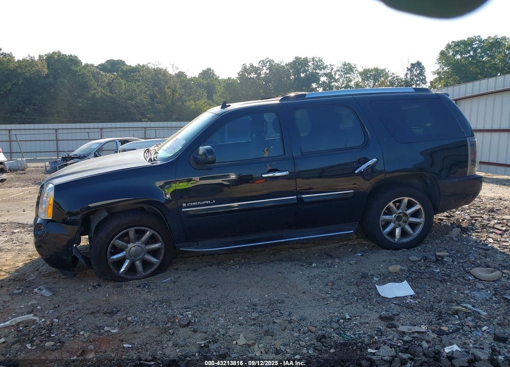 2007 GMC YUKON DENALI VIN: 1GKFK63877J229471