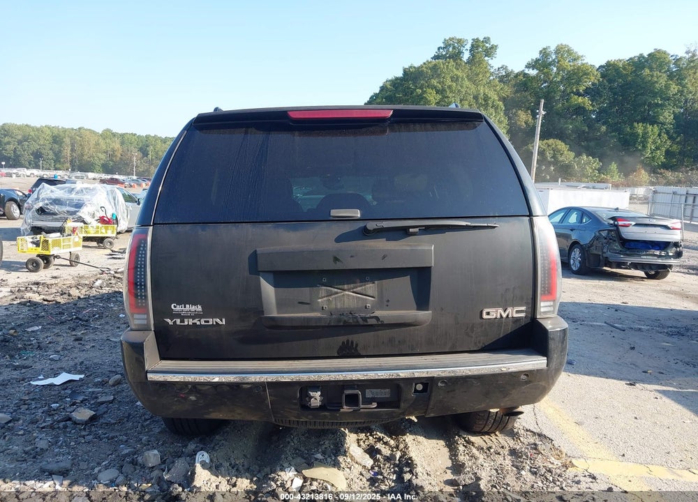 2007 GMC YUKON DENALI VIN: 1GKFK63877J229471