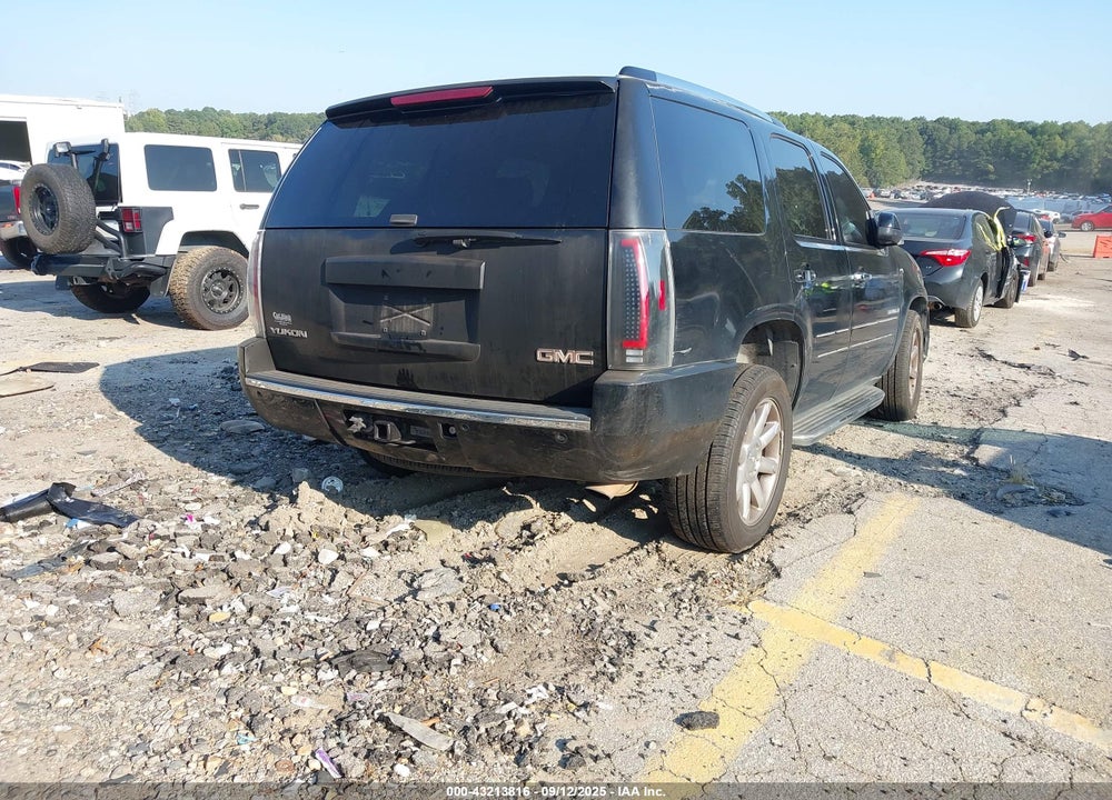 2007 GMC YUKON DENALI VIN: 1GKFK63877J229471