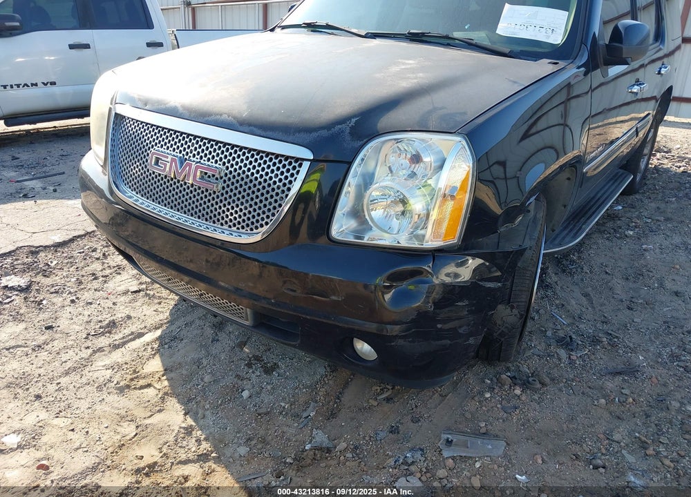 2007 GMC YUKON DENALI VIN: 1GKFK63877J229471