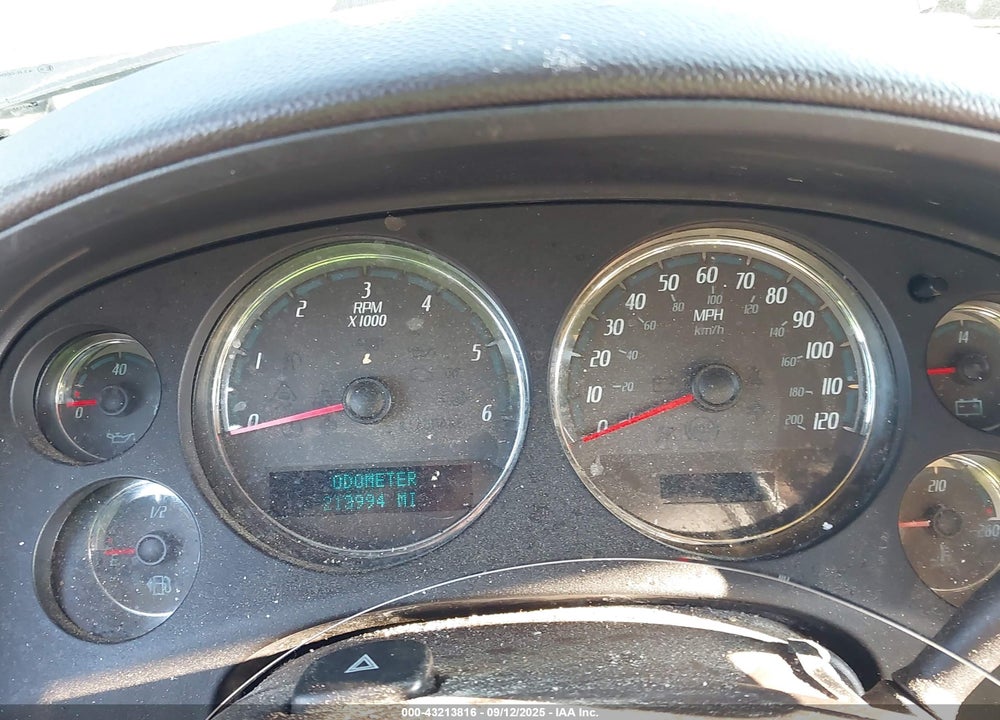 2007 GMC YUKON DENALI VIN: 1GKFK63877J229471
