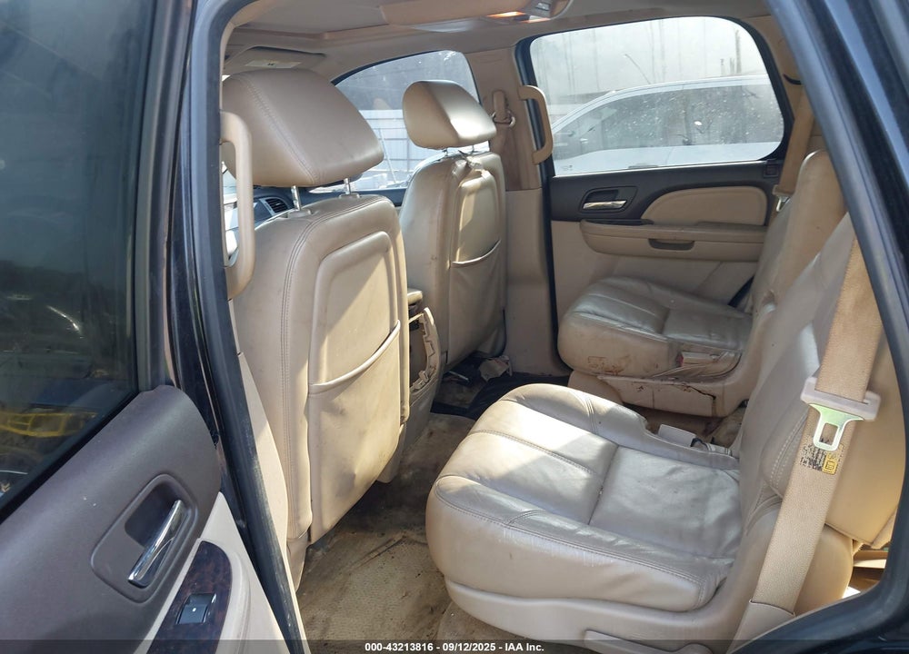 2007 GMC YUKON DENALI VIN: 1GKFK63877J229471