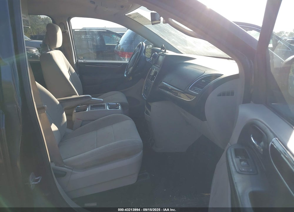 2011 CHRYSLER TOWN & COUNTRY TOURING VIN: 2A4RR5DG5BR698352