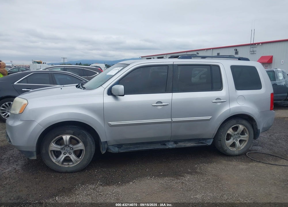 2012 HONDA PILOT VIN: 5FNYF4H66CB034368