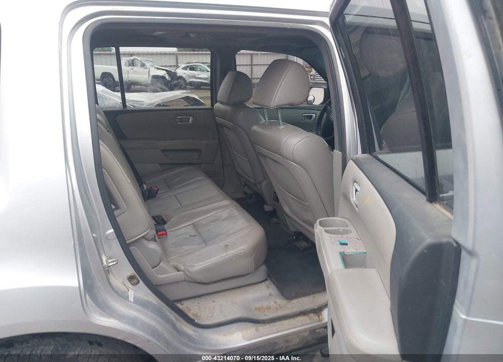 2012 HONDA PILOT VIN: 5FNYF4H66CB034368