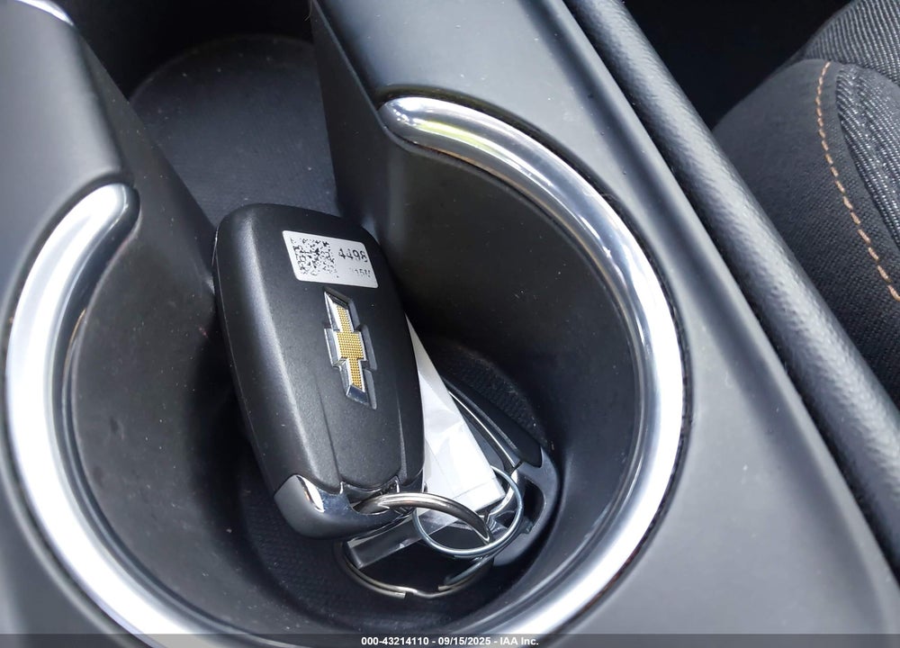 2019 CHEVROLET EQUINOX VIN: 2GNAXUEVXK6137878