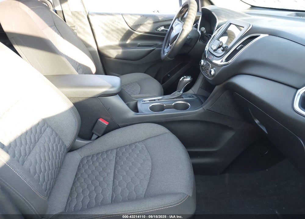 2019 CHEVROLET EQUINOX VIN: 2GNAXUEVXK6137878