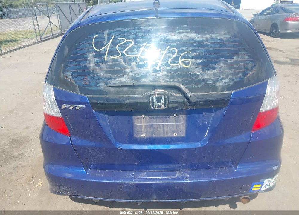 2013 HONDA FIT VIN: JHMGE8H38DC078221