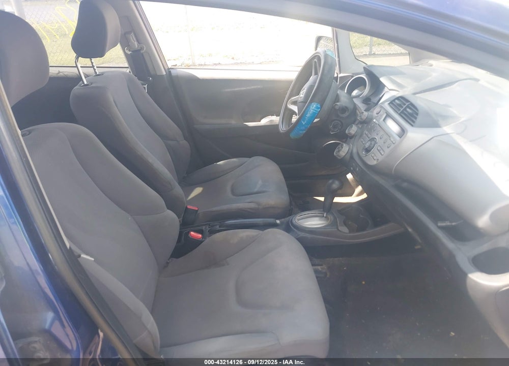2013 HONDA FIT VIN: JHMGE8H38DC078221
