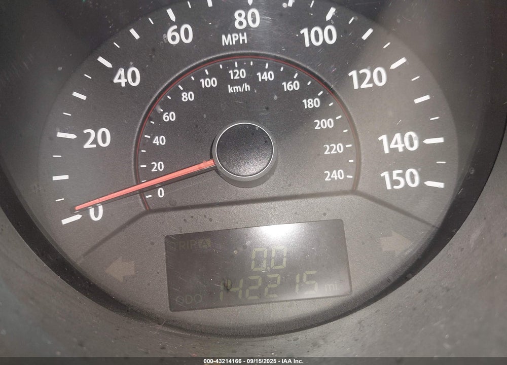 2013 KIA SORENTO VIN: 5XYKT3A10DG396844