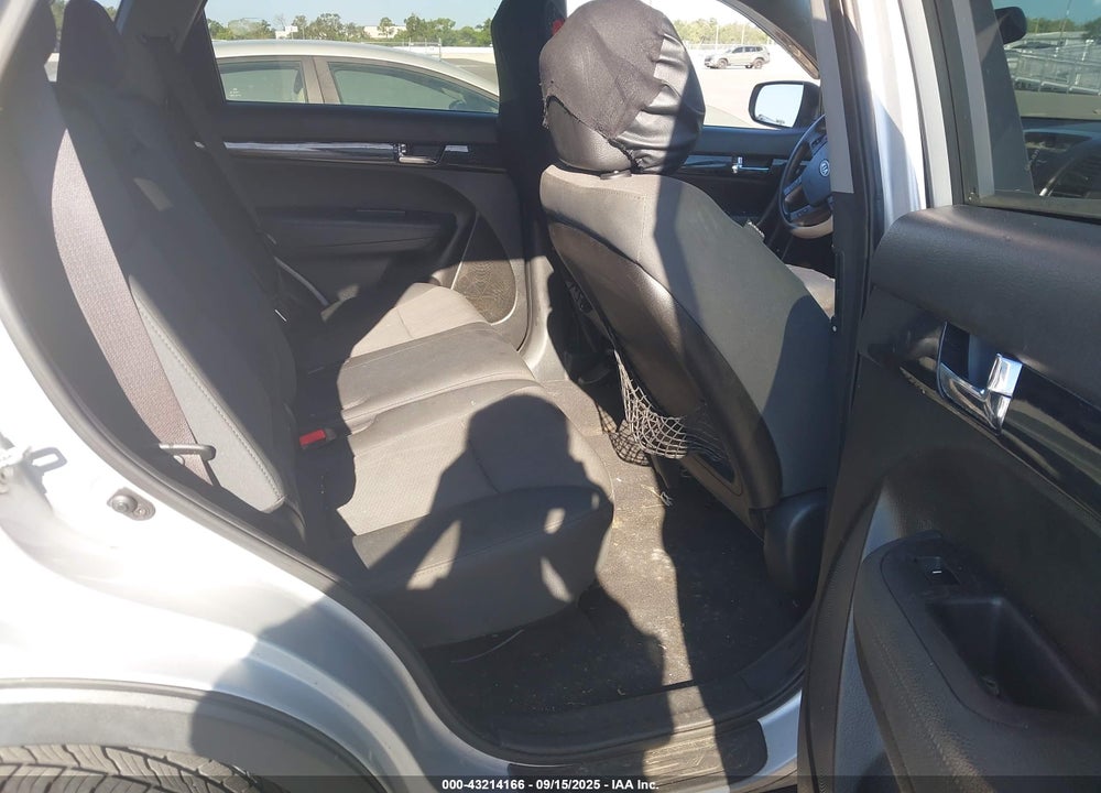 2013 KIA SORENTO VIN: 5XYKT3A10DG396844