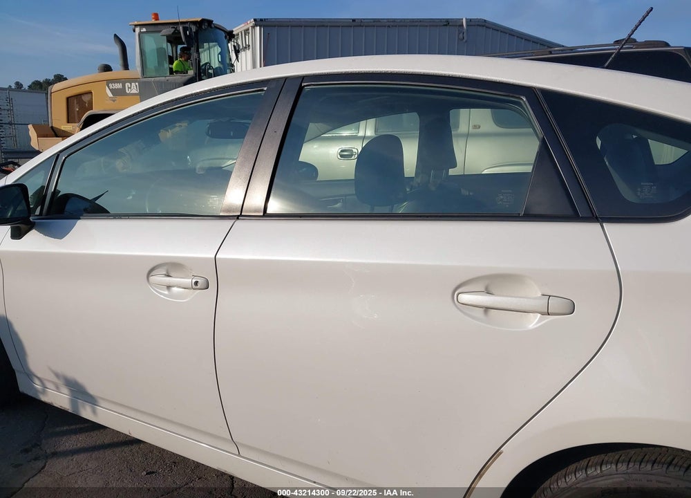 2011 TOYOTA PRIUS FOUR VIN: JTDKN3DU6B0281619