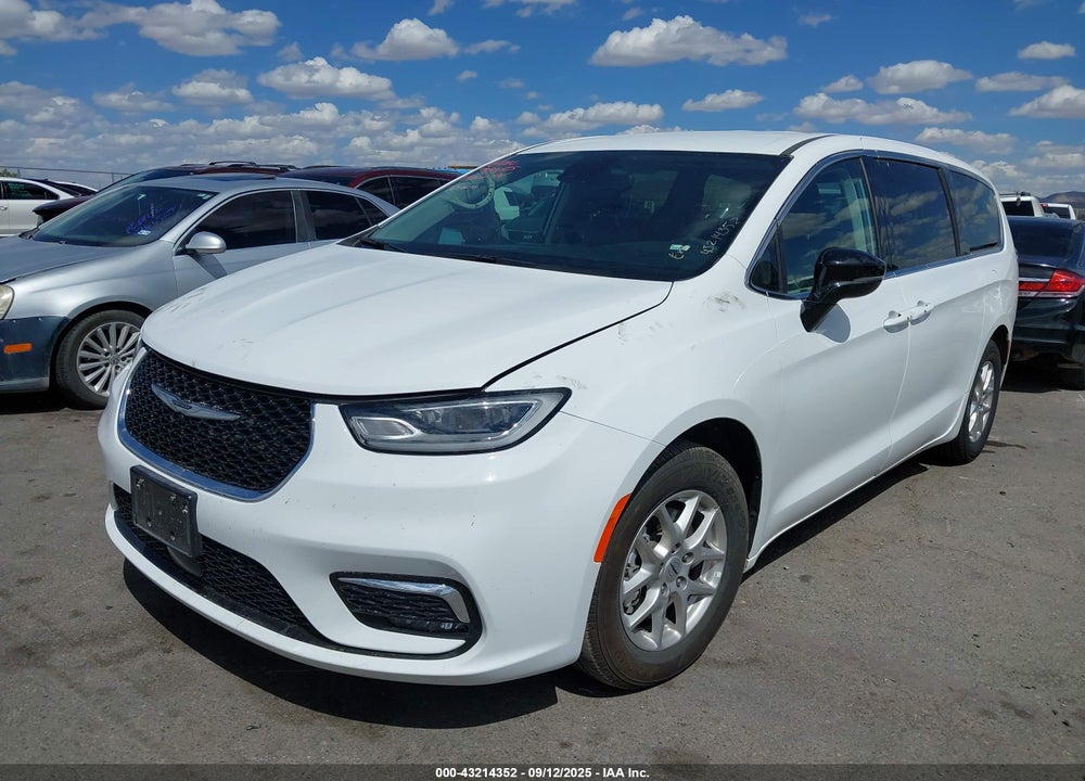 2024 CHRYSLER PACIFICA TOURING L VIN: 2C4RC1BG2RR182835