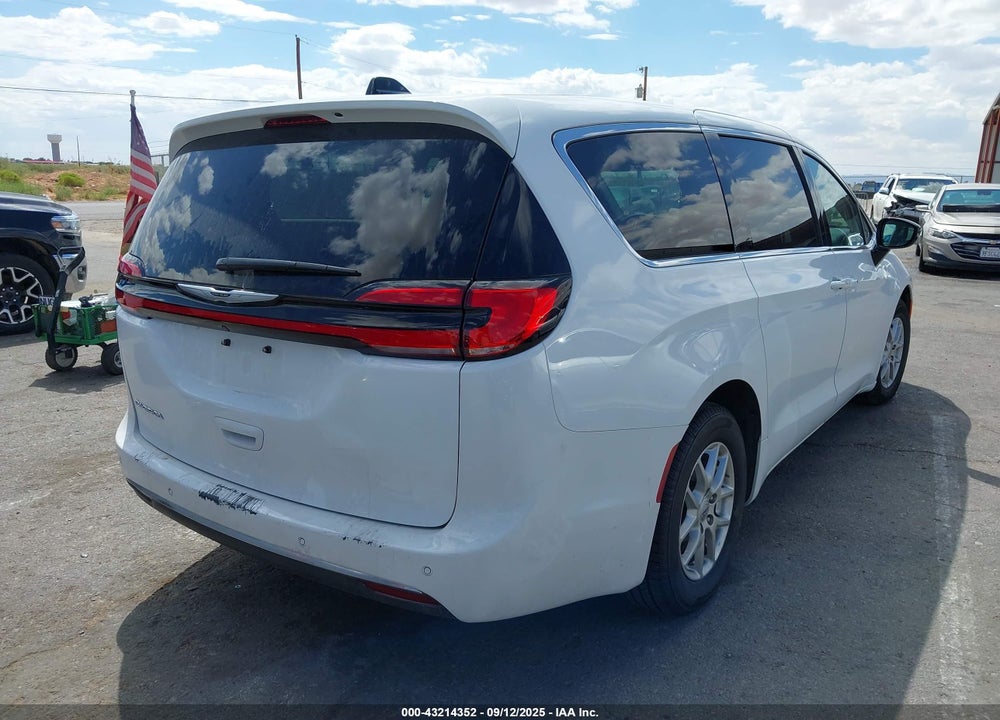 2024 CHRYSLER PACIFICA TOURING L VIN: 2C4RC1BG2RR182835