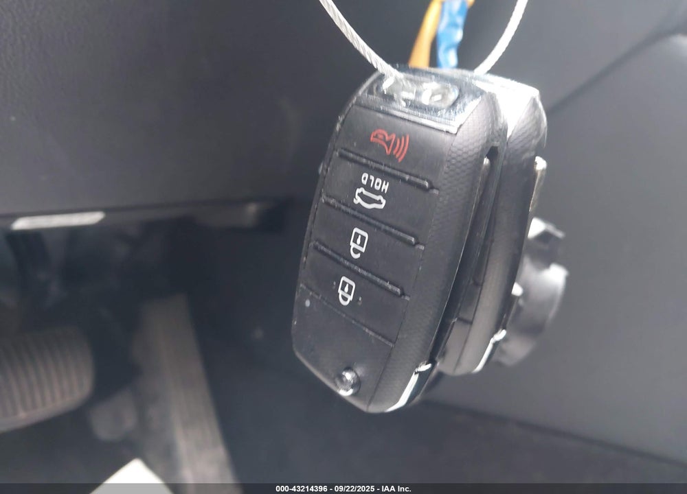 2019 KIA OPTIMA VIN: 5XXGT4L34KG329692